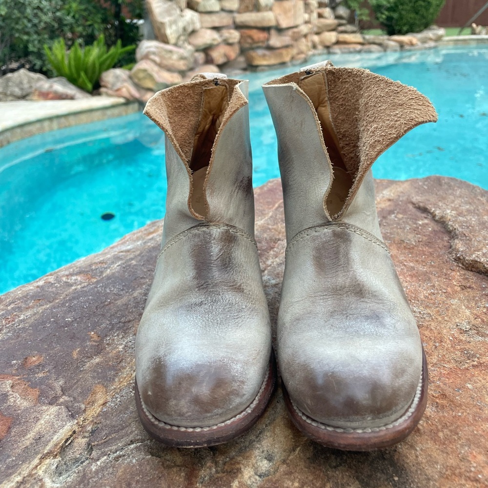 HOLDING HORSES Cobbler Series Distressed Washed Leather Ankle Boots